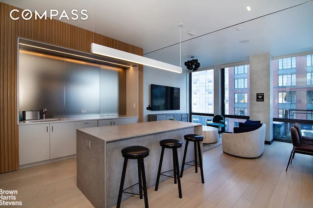 77 Charlton Street N10C Soho New York NY 10014