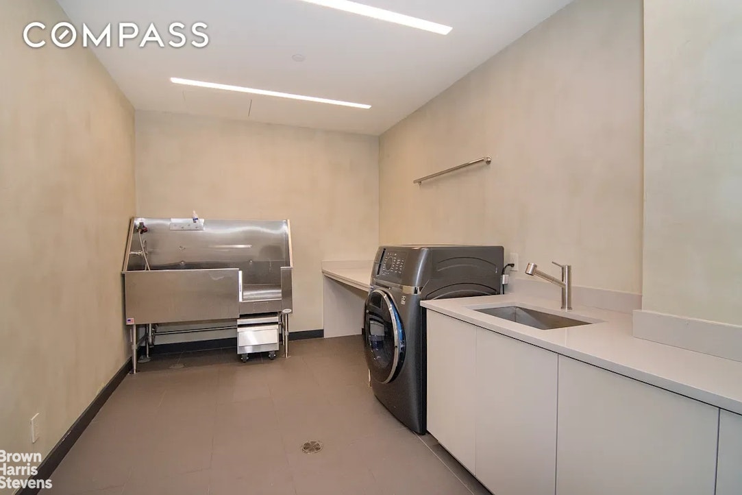 77 Charlton Street N10C Soho New York NY 10014