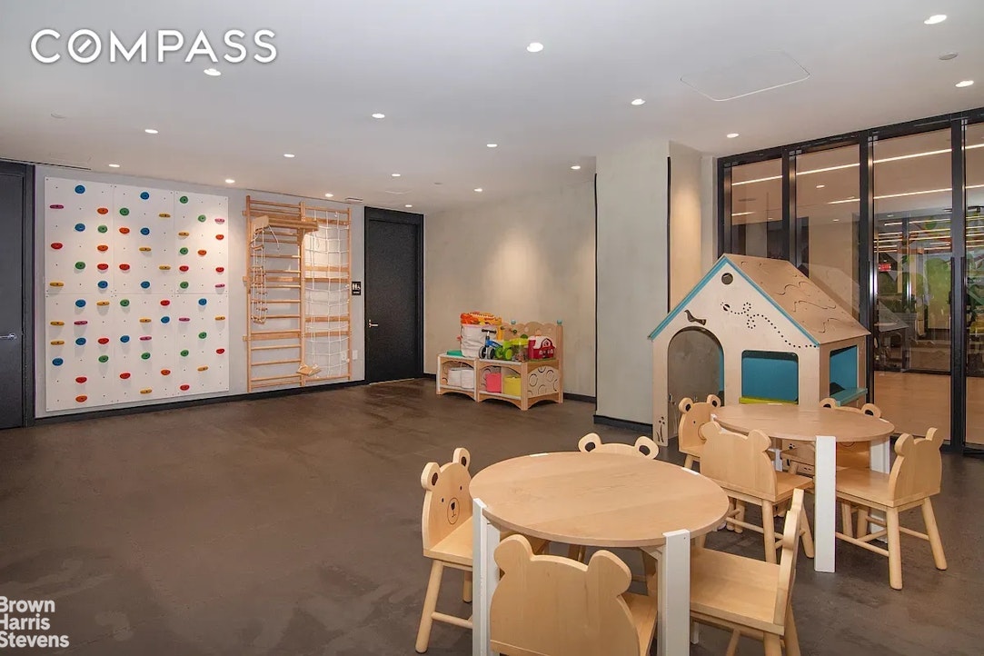 77 Charlton Street N10C Soho New York NY 10014