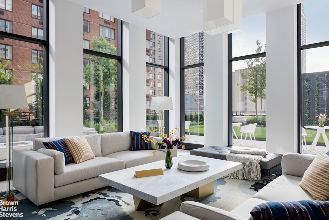 15 West 61st Street 4D Lincoln Square New York NY 10023