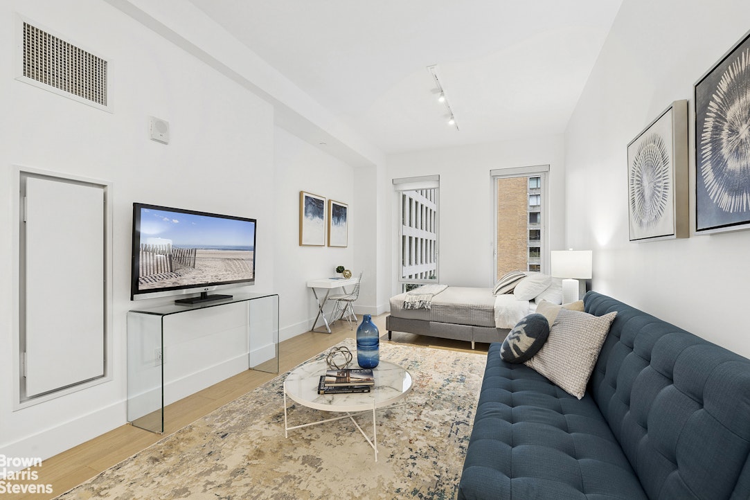 15 West 61st Street 4D Lincoln Square New York NY 10023