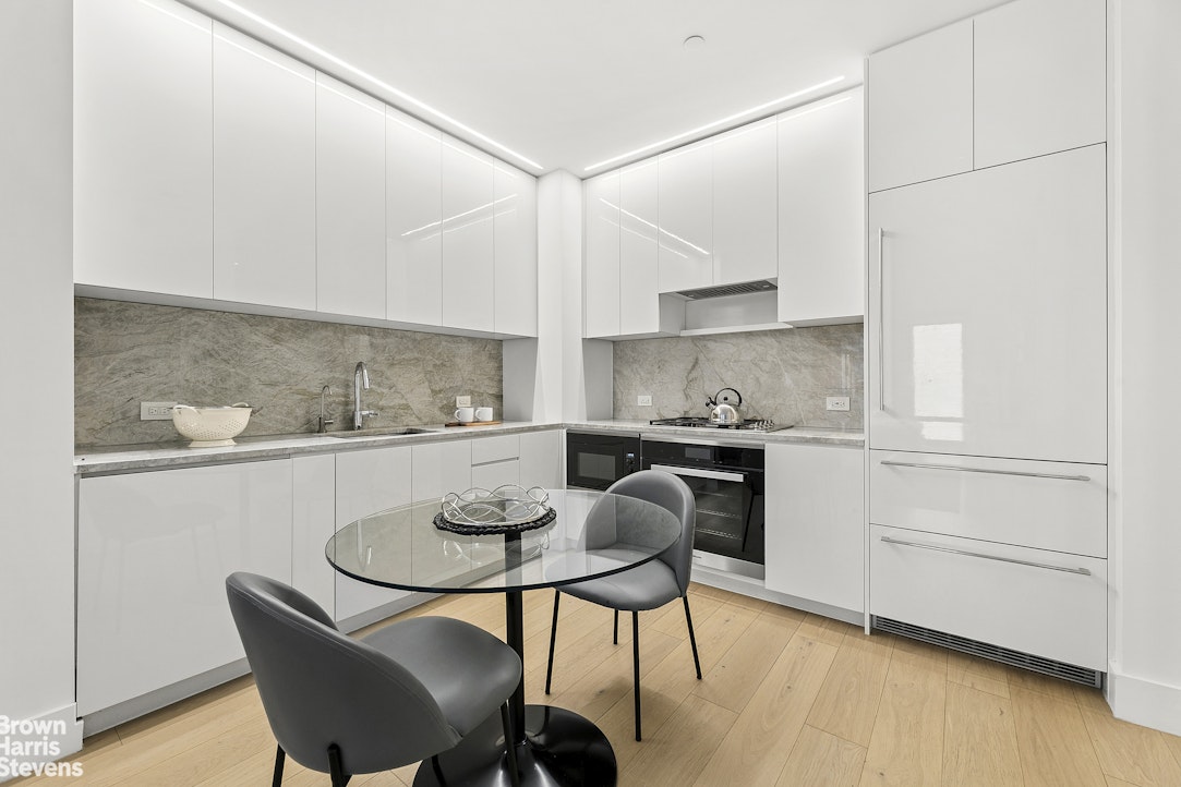 15 West 61st Street 4D Lincoln Square New York NY 10023