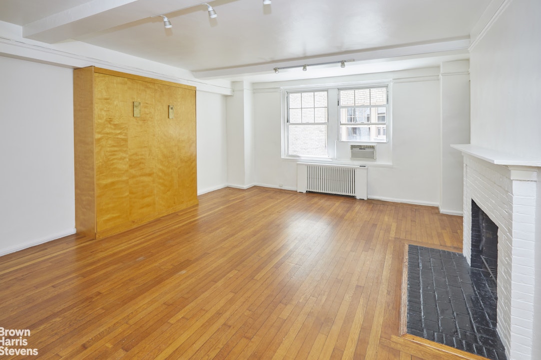 2 Horatio Street 5F W. Greenwich Village New York NY 10014