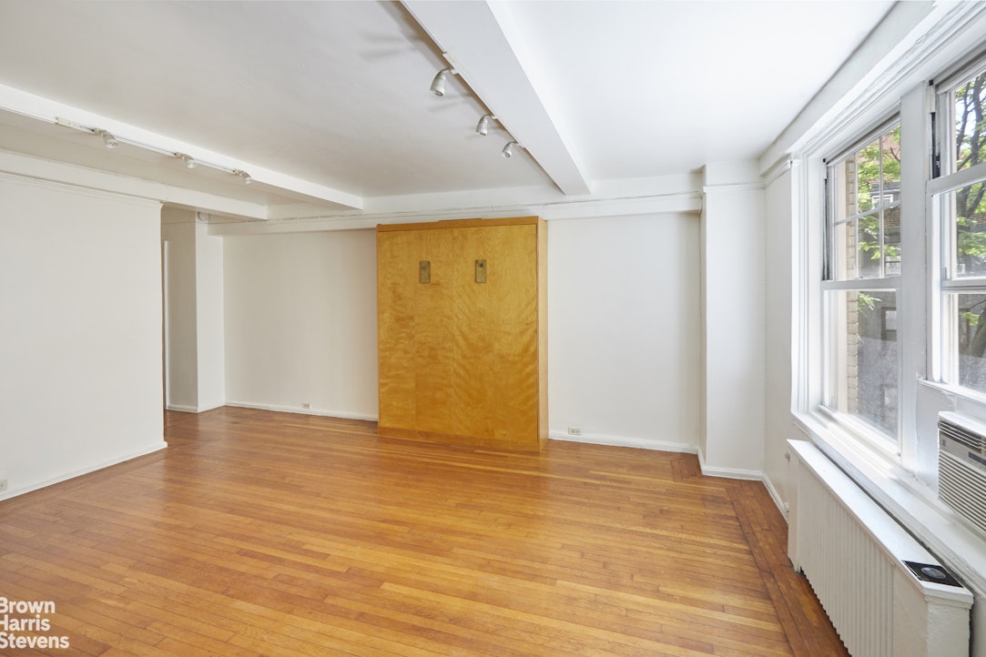 2 Horatio Street 5F W. Greenwich Village New York NY 10014