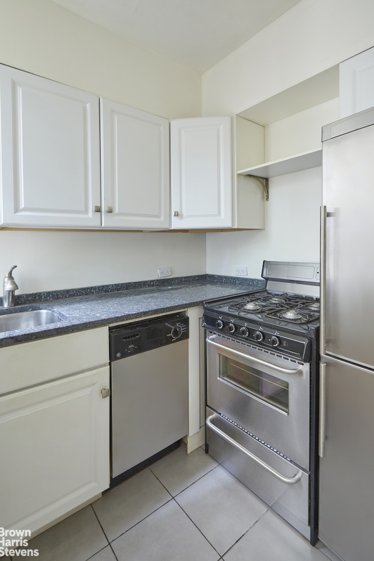 2 Horatio Street 5F W. Greenwich Village New York NY 10014