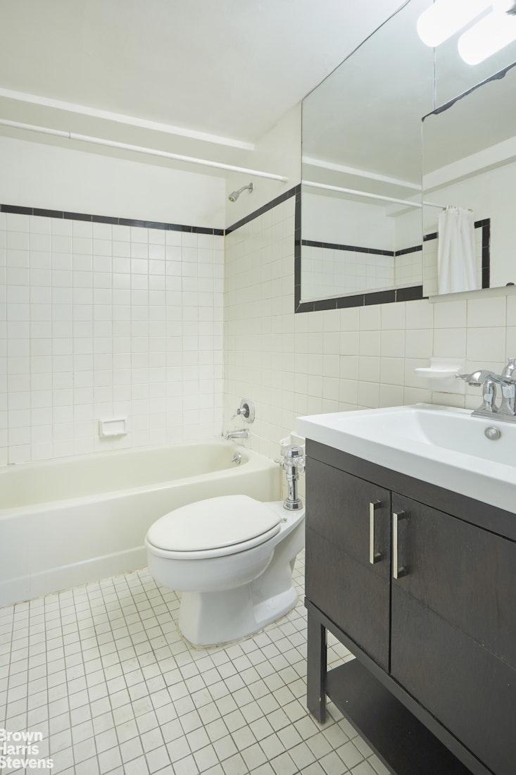 2 Horatio Street 5F W. Greenwich Village New York NY 10014