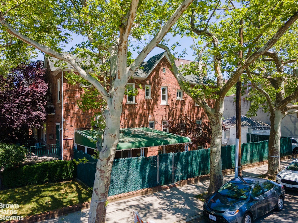 1891 East 29th Street Madison Brooklyn NY 11229