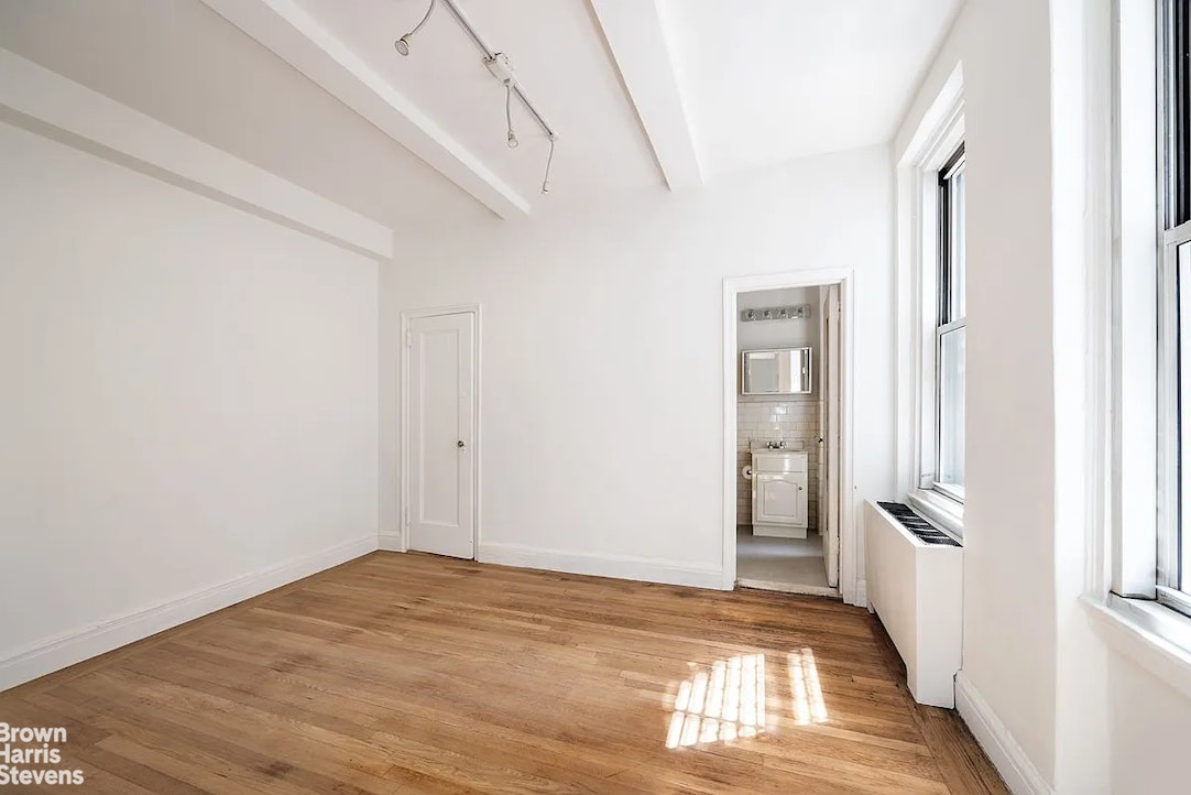 325 West 45th Street 108 Clinton New York NY 10036