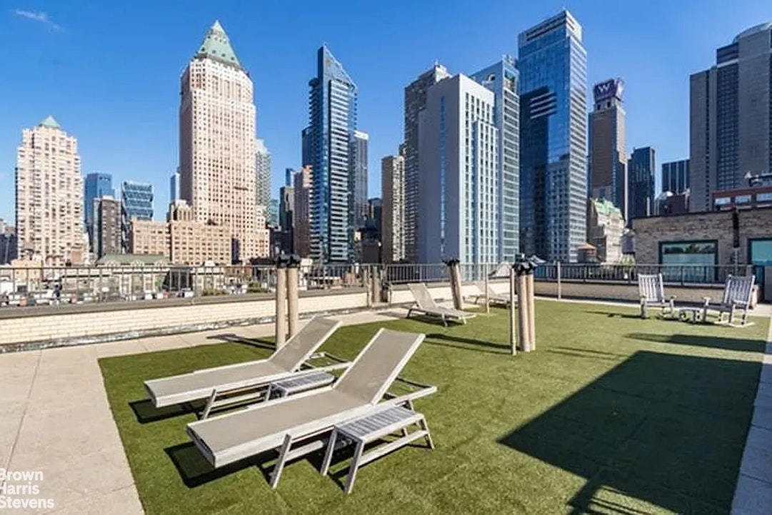 325 West 45th Street 108 Clinton New York NY 10036