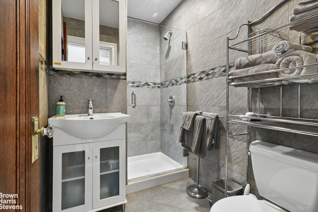 5612 Delafield Avenue North Riverdale Bronx NY 10471