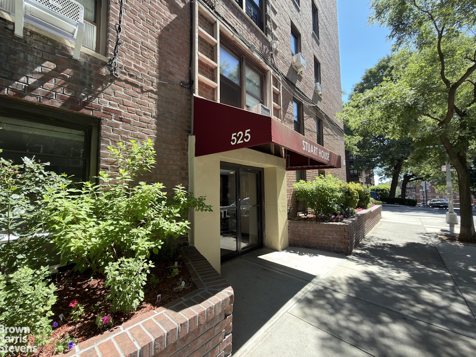 525 West 235th Street 6C Riverdale Bronx NY 10463