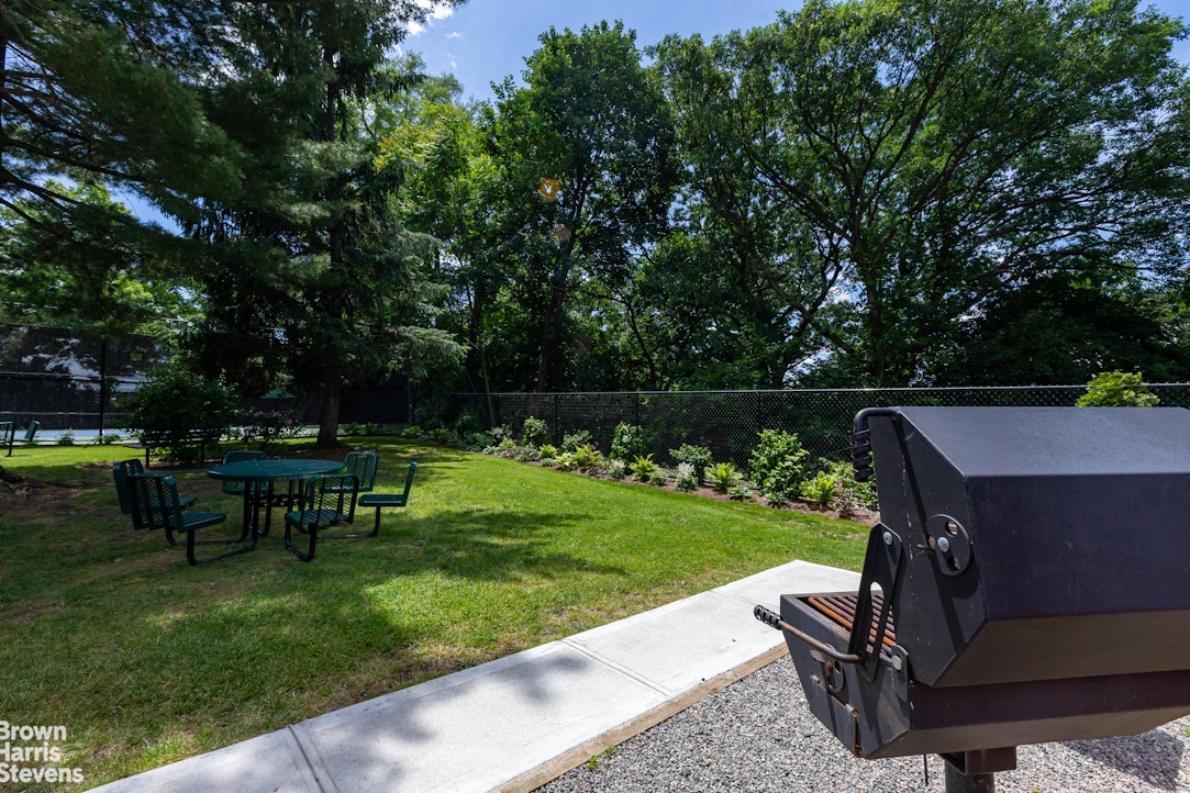5700 Arlington Avenue 19M Riverdale Bronx NY 10471