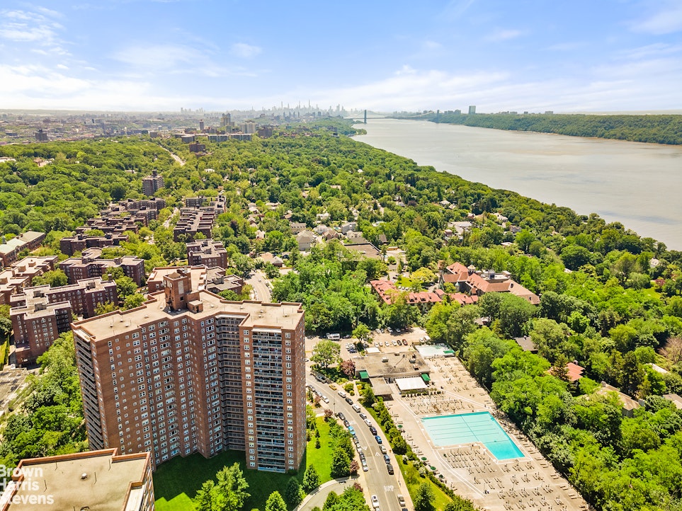 5700 Arlington Avenue 19M Riverdale Bronx NY 10471
