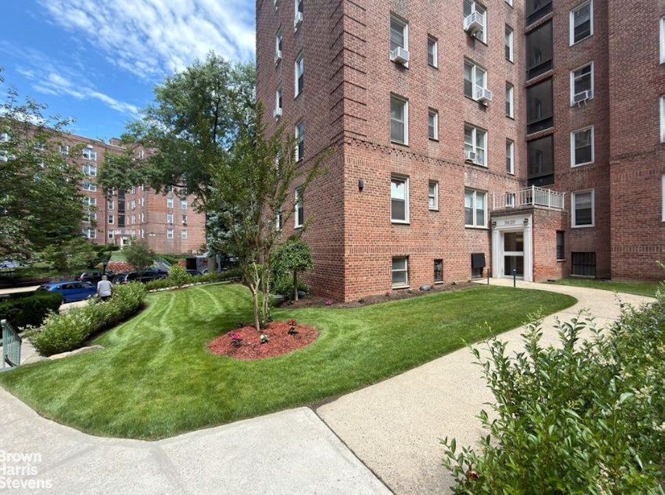 5620 Netherland Avenue Riverdale Bronx NY 10471