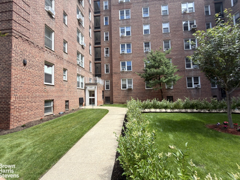 5620 Netherland Avenue Riverdale Bronx NY 10471