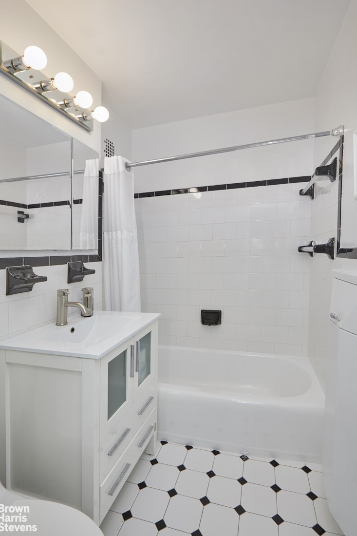 5900 Arlington Avenue 4B Riverdale Bronx NY 10471