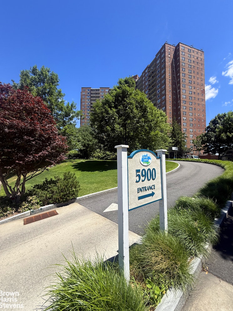 5900 Arlington Avenue 4B Riverdale Bronx NY 10471