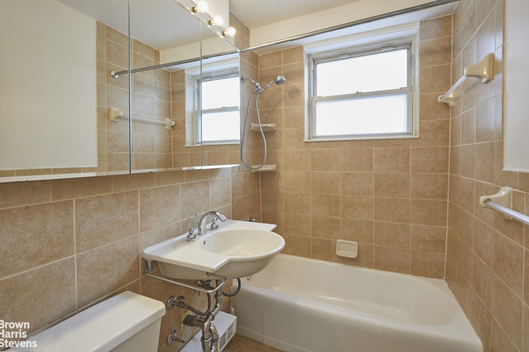 5700 Arlington Avenue 19G Riverdale Bronx NY 10471