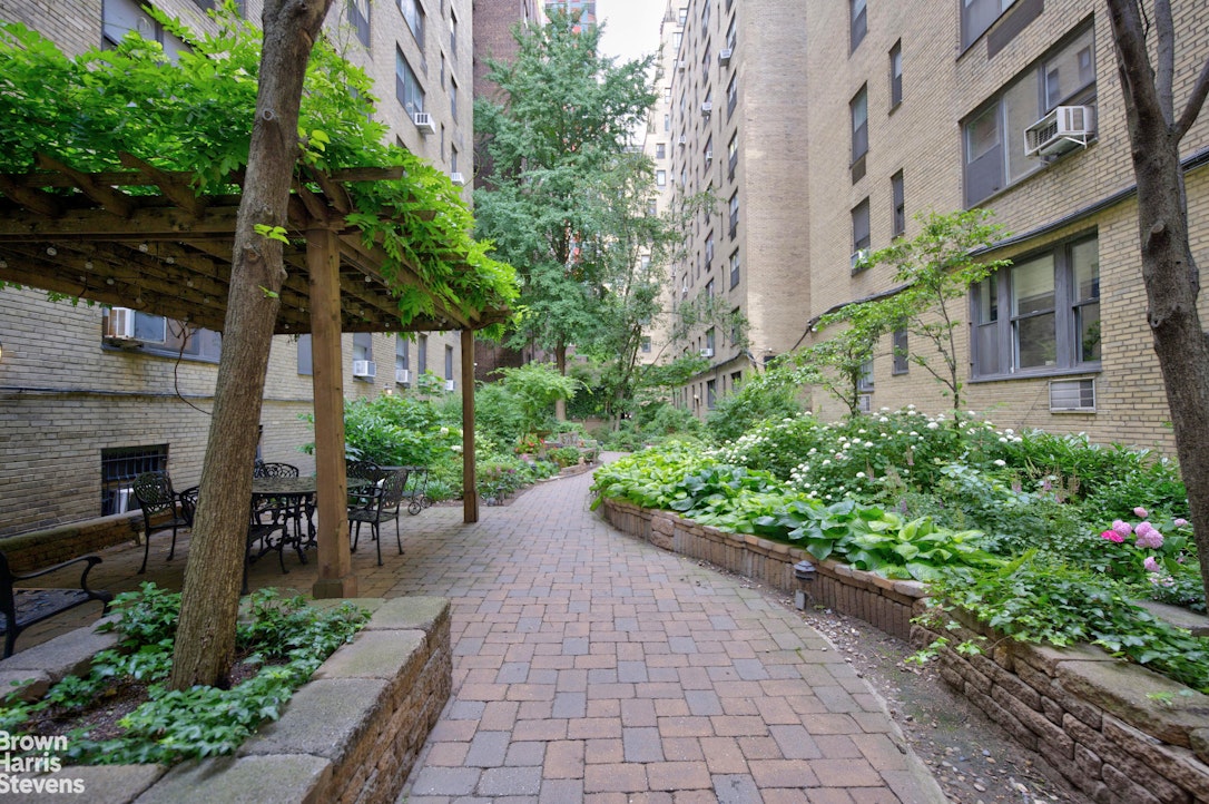 434 East 52nd Street 10F Beekman Place New York NY 10022