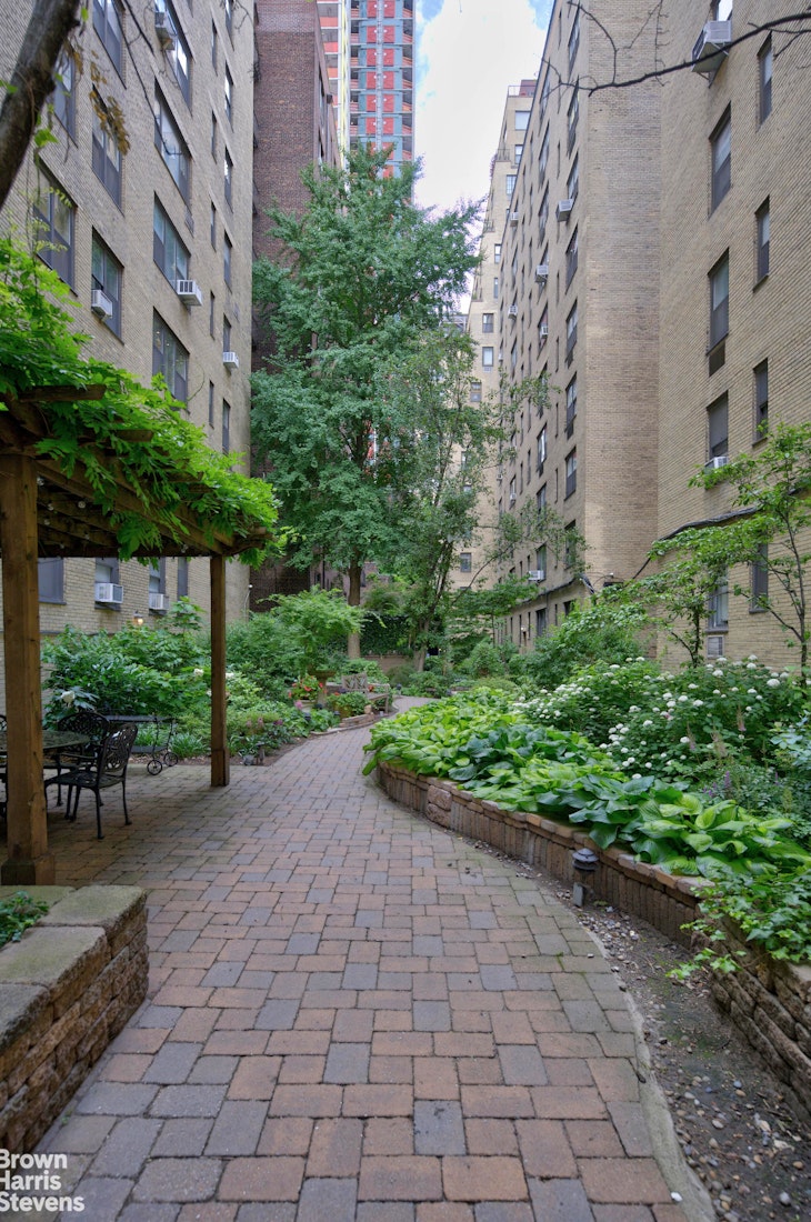 434 East 52nd Street 10F Beekman Place New York NY 10022