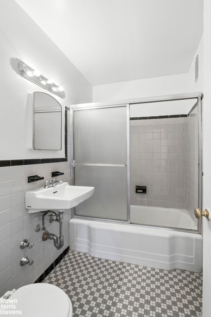 577 Grand Street F1904 Lower East Side New York NY 10002