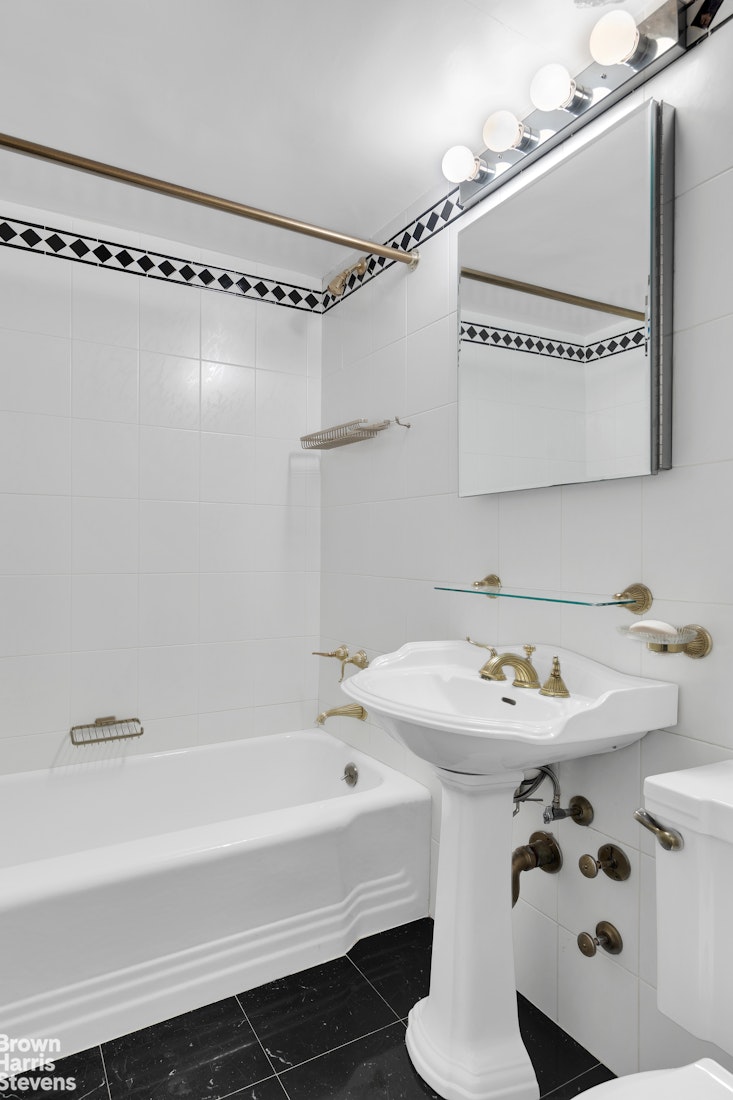 45 Sutton Place South 3H Sutton Place New York NY 10022