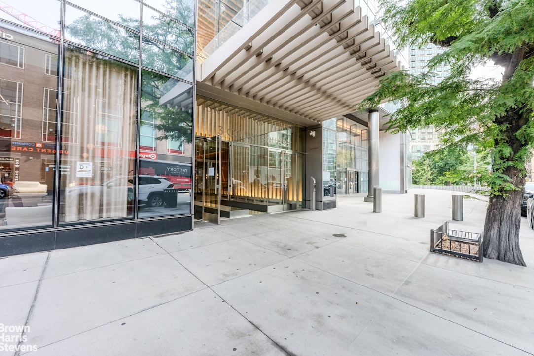 3 Court Square 3908 Long Island City Queens NY 11101