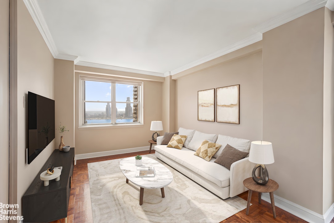 300 East 40th Street 22J Murray Hill New York NY 10016