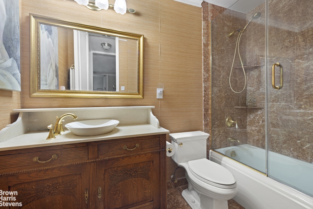 300 East 40th Street 22J Murray Hill New York NY 10016
