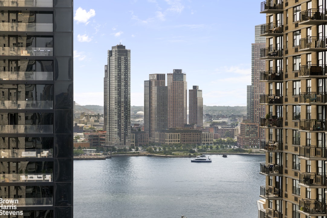 300 East 40th Street 22J Murray Hill New York NY 10016