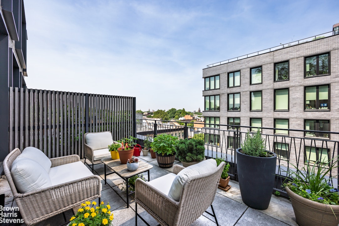 550 Vanderbilt Avenue 628 Pacific Park Brooklyn NY 11238
