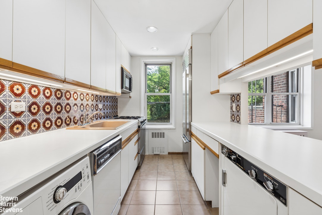 5601 Riverdale Avenue 2E Riverdale Bronx NY 10471