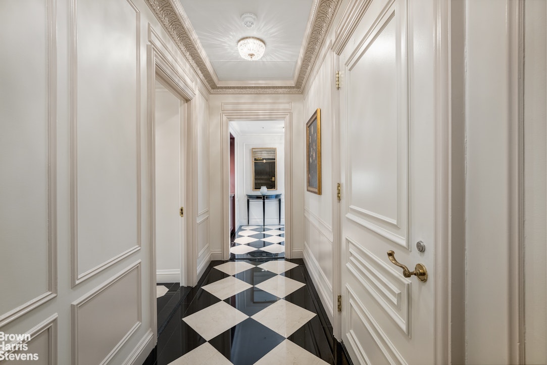 2 East 55th Street 901 Midtown East New York NY 10022