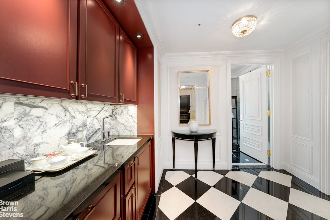 2 East 55th Street 901 Midtown East New York NY 10022