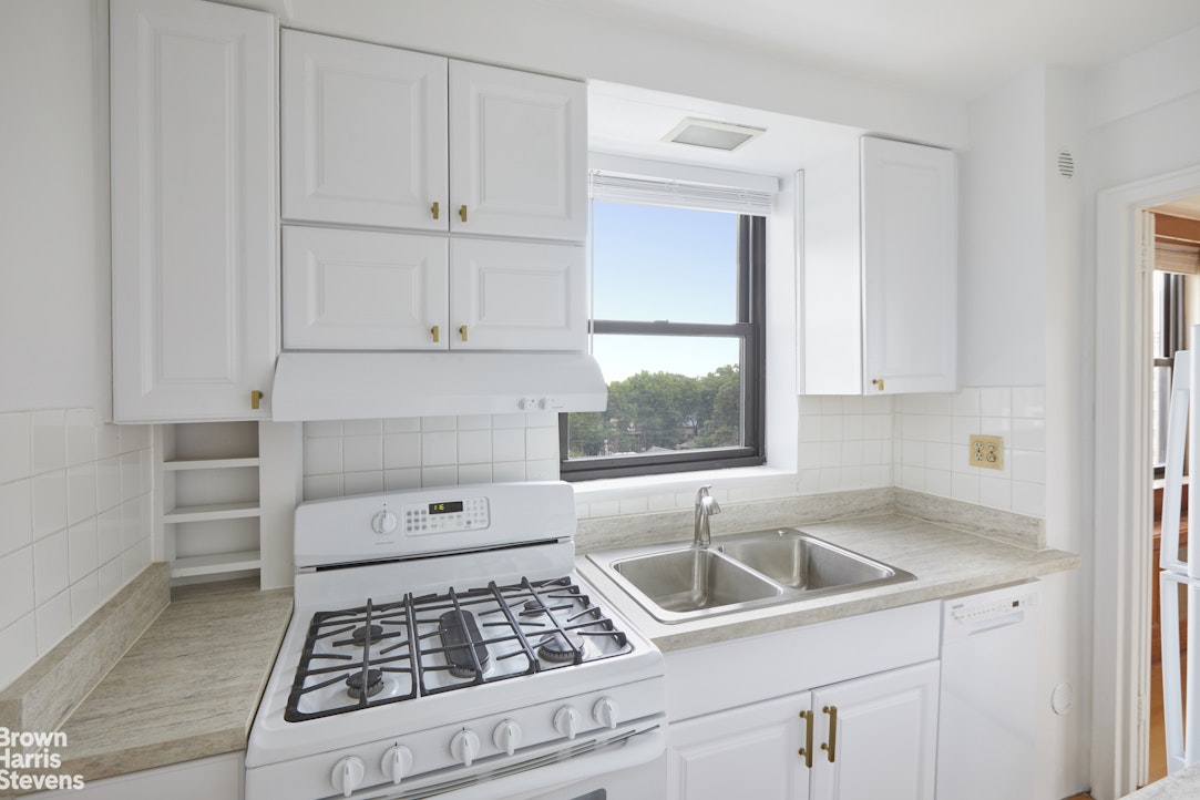 3103 Fairfield Avenue 10A Spuyten Duyvil Bronx NY 10463