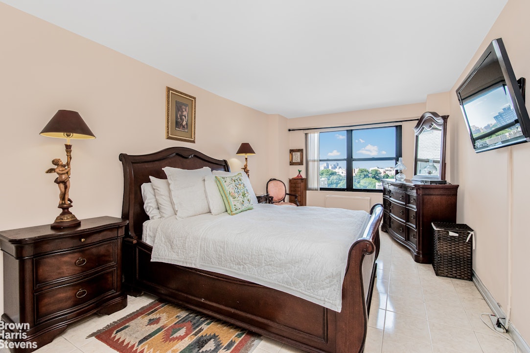 1020 Grand Concourse 11J Concourse Bronx NY 10451