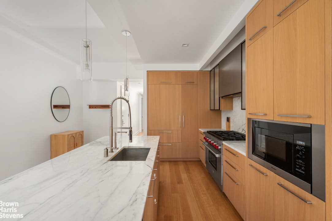204 Forsyth Street 4S Lower East Side New York NY 10002