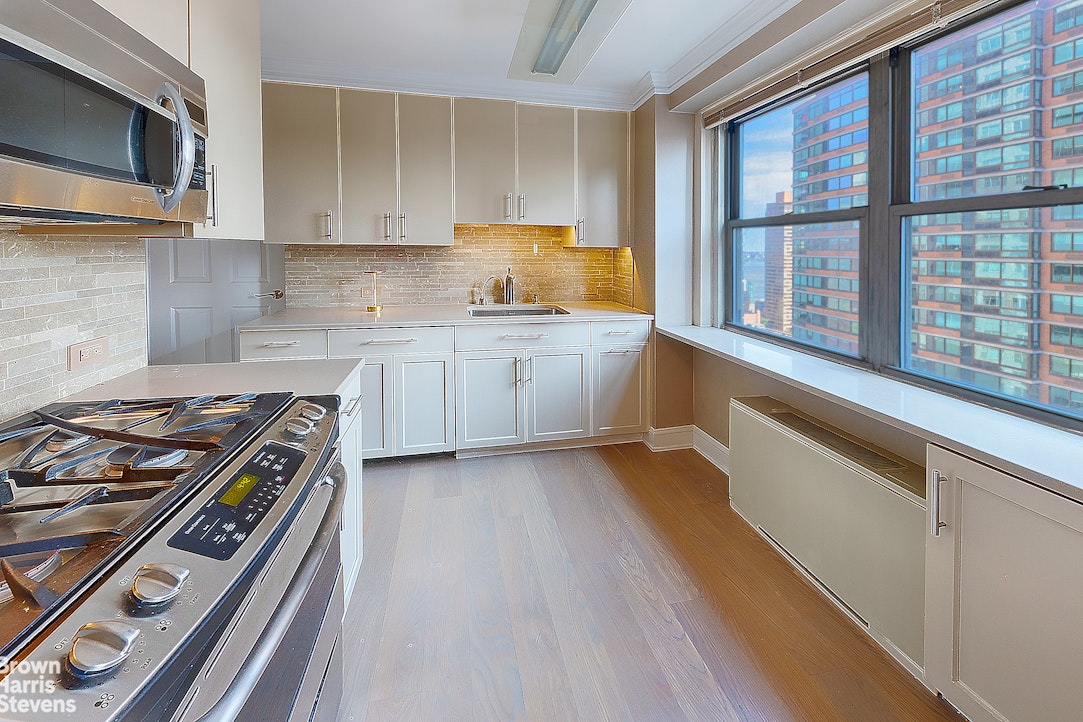 300 East 40th Street Murray Hill New York NY 10016
