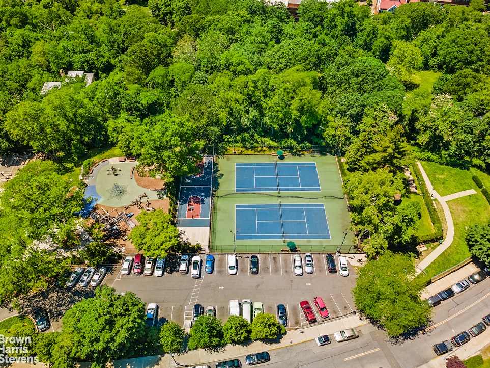 5900 Arlington Avenue 4G Riverdale Bronx NY 10471