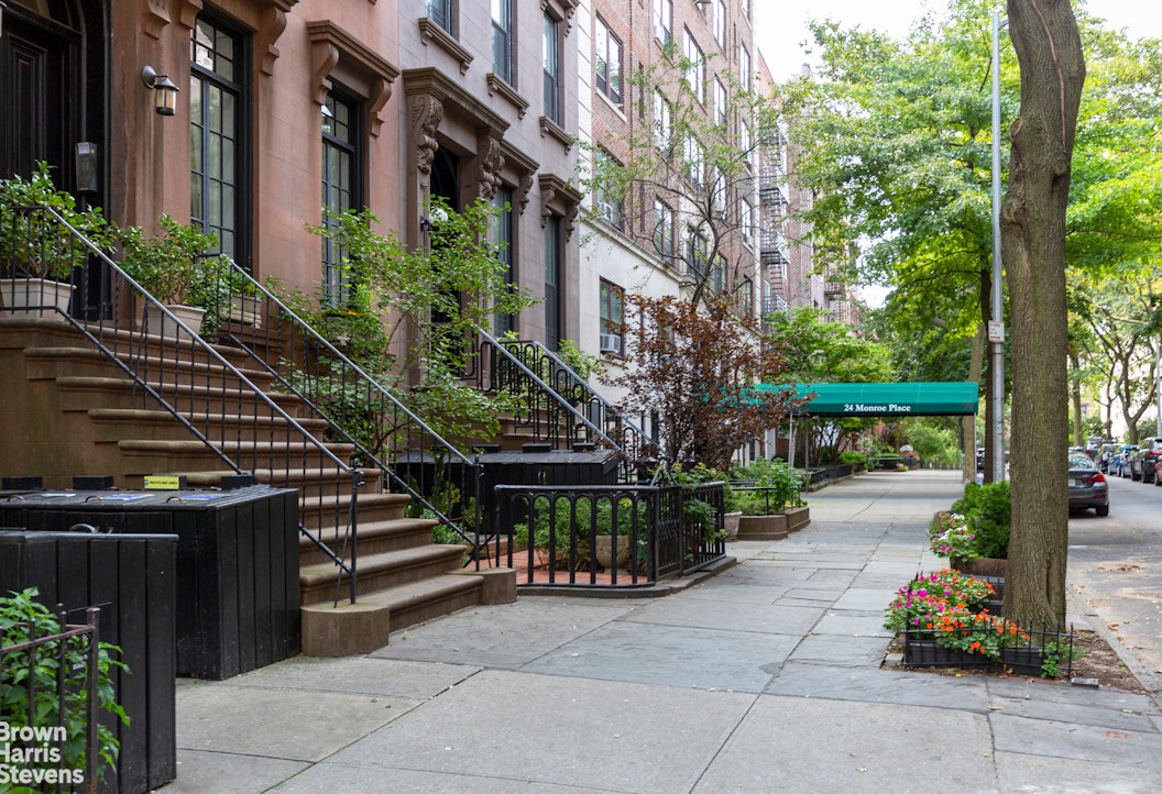 24 Monroe Place 11D Brooklyn Heights Brooklyn NY 11201