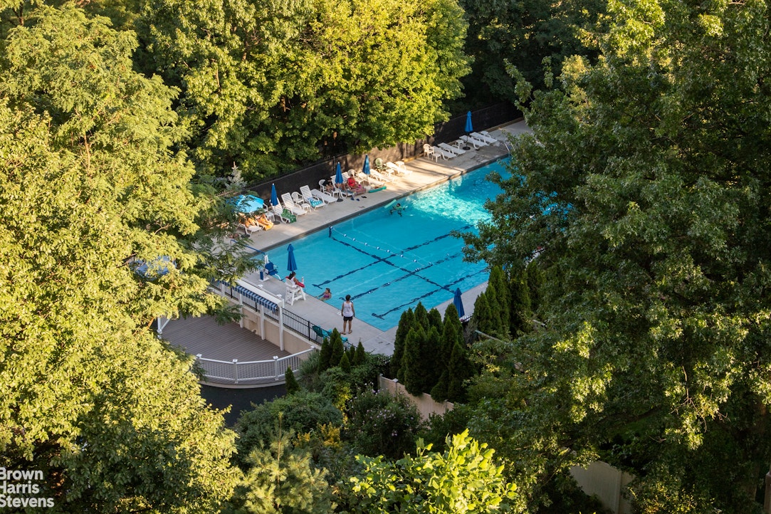 3135 Johnson Avenue 12C Spuyten Duyvil Bronx NY 10463