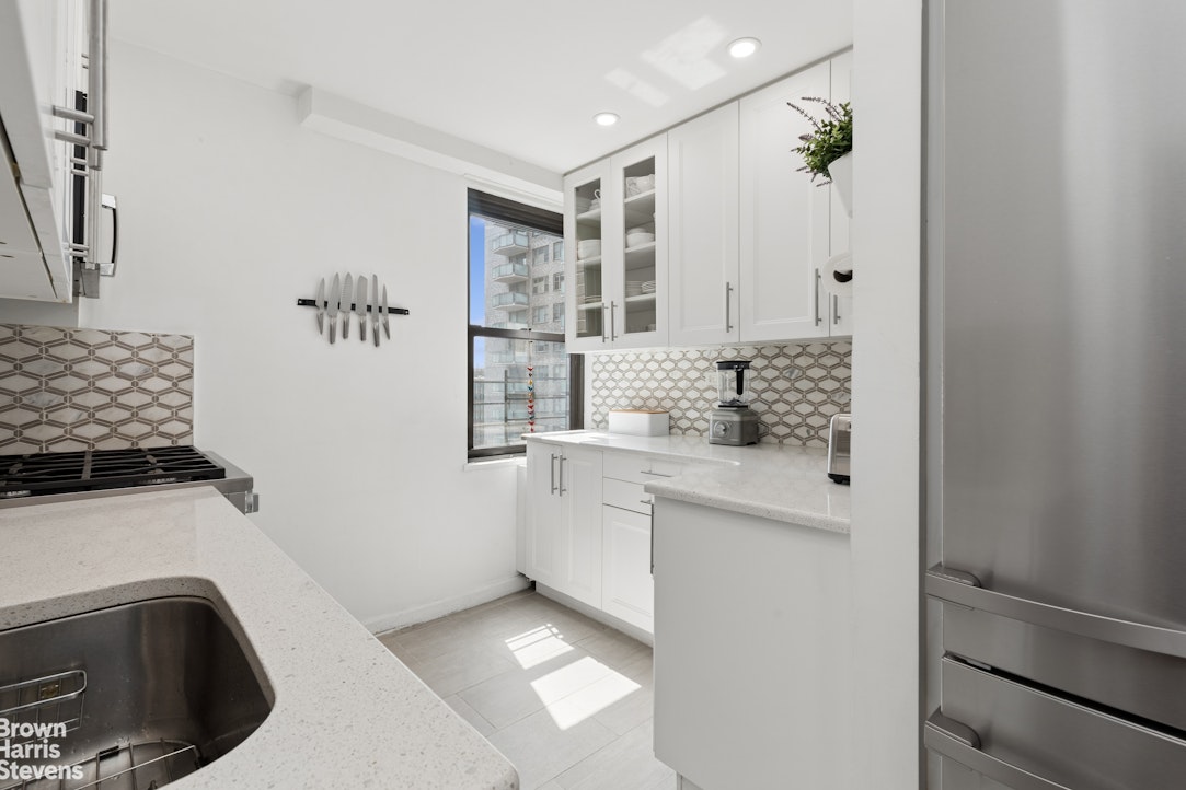 305 East 40th Street 12K Tudor City New York NY 10016