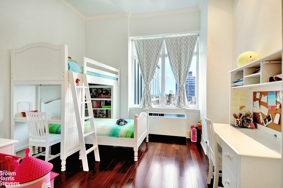 300 East 55th Street 21D Sutton Place New York NY 10022