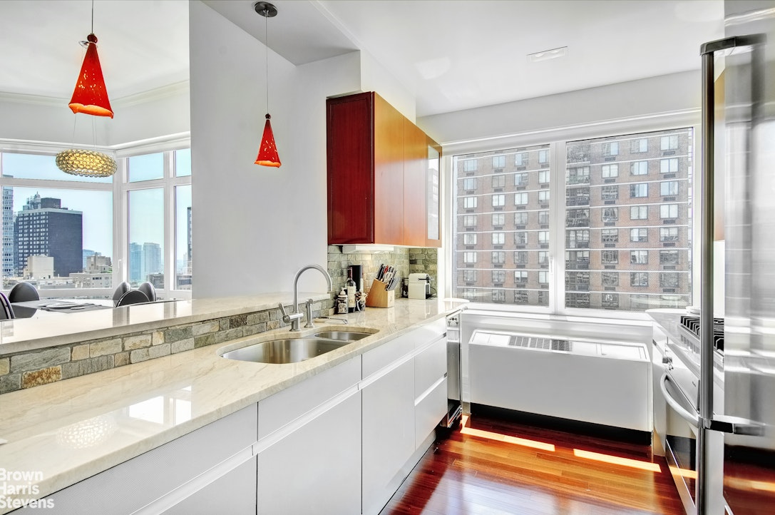 300 East 55th Street 21D Sutton Place New York NY 10022