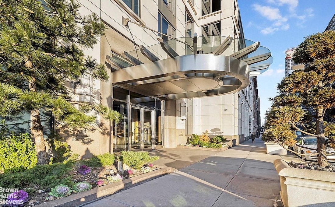 220 Riverside Blvd. 4B Lincoln Square New York NY 10069
