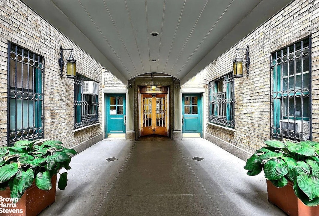 325 West 45th Street 601 Clinton New York NY 10036