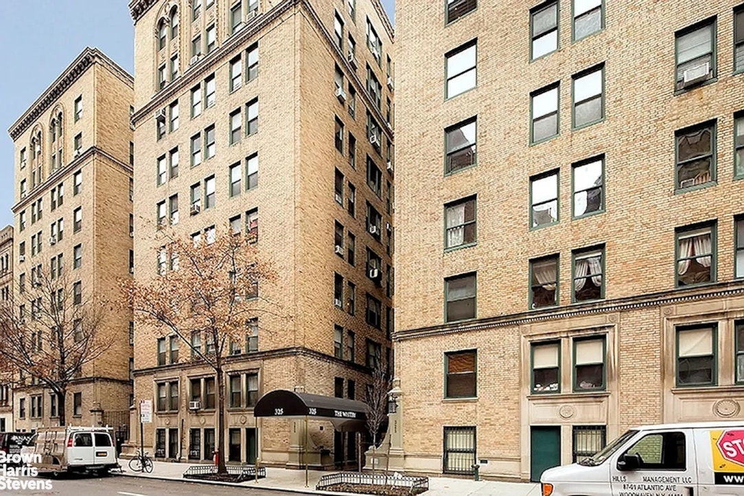 325 West 45th Street 601 Clinton New York NY 10036