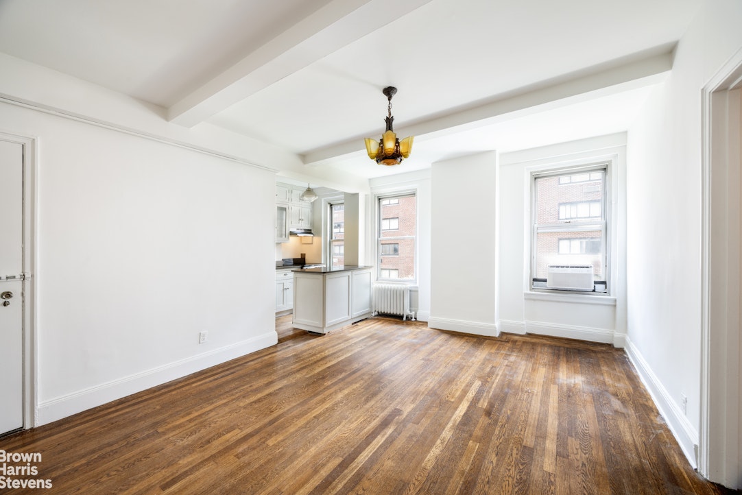 325 West 45th Street 601 Clinton New York NY 10036