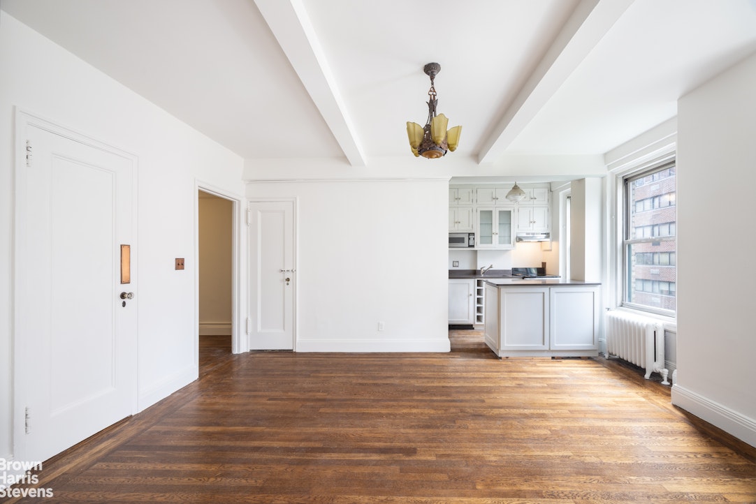 325 West 45th Street 601 Clinton New York NY 10036