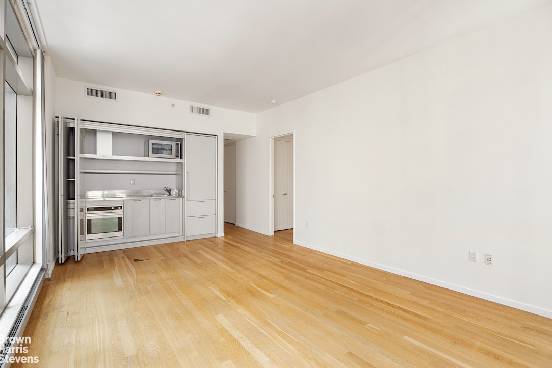 18 West 48th Street 11B Midtown West New York NY 10036